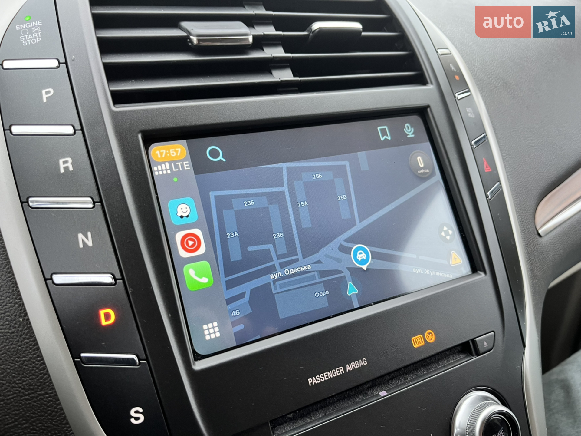 2017 Lincoln MKC - мініатюра 12