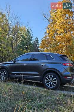 Внедорожник / Кроссовер Lincoln MKC 2018 в 