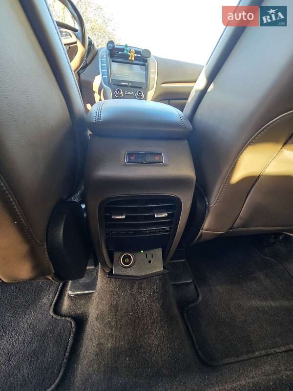 Внедорожник / Кроссовер Lincoln MKC 2015 в Ужгороде