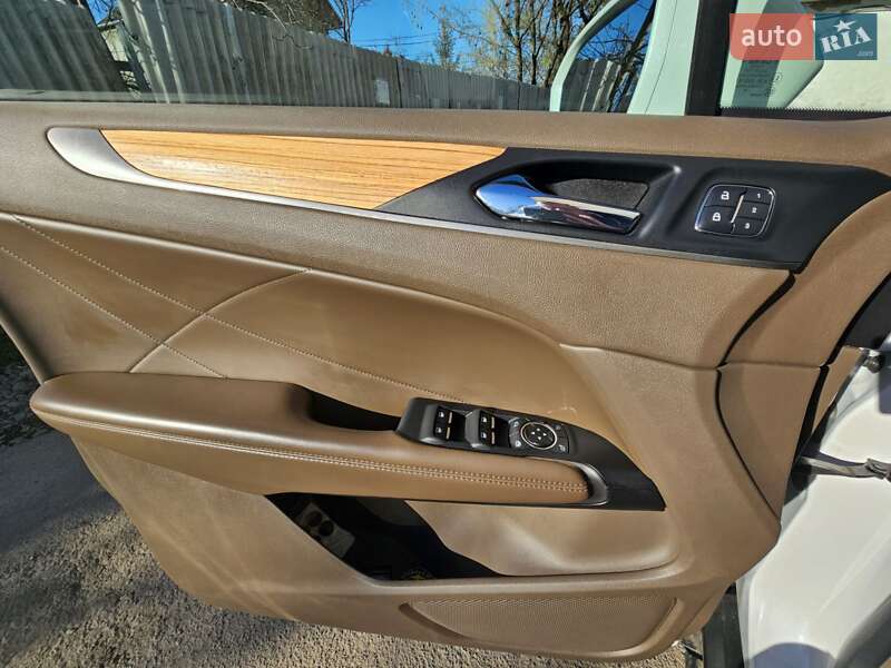 Внедорожник / Кроссовер Lincoln MKC 2015 в Ужгороде