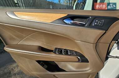 Позашляховик / Кросовер Lincoln MKC 2015 в 