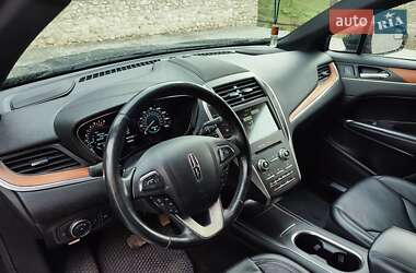Позашляховик / Кросовер Lincoln MKC 2016 в 