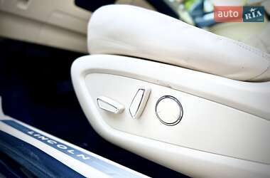 Позашляховик / Кросовер Lincoln MKC 2014 в 