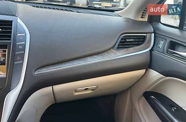Внедорожник / Кроссовер Lincoln MKC 2017 в 