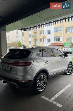 Позашляховик / Кросовер Lincoln MKC 2014 в 