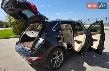Позашляховик / Кросовер Lincoln MKC 2014 в 