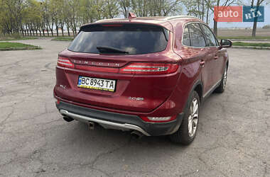 Позашляховик / Кросовер Lincoln MKC 2014 в 