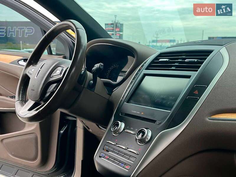 Позашляховик / Кросовер Lincoln MKC 2014 в Львові