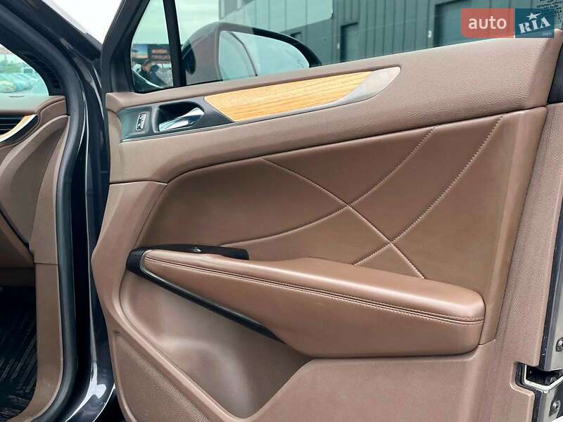 Позашляховик / Кросовер Lincoln MKC 2014 в Львові