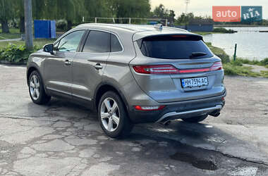 Позашляховик / Кросовер Lincoln MKC 2016 в 