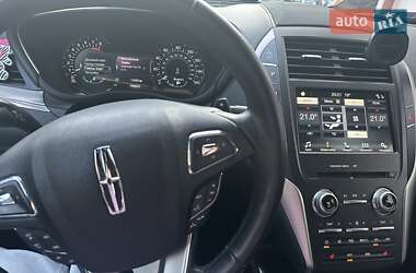 Внедорожник / Кроссовер Lincoln MKC 2015 в 