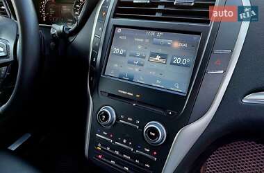 Внедорожник / Кроссовер Lincoln MKC 2015 в 