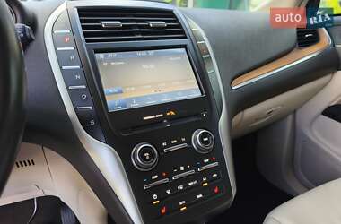 Внедорожник / Кроссовер Lincoln MKC 2018 в 