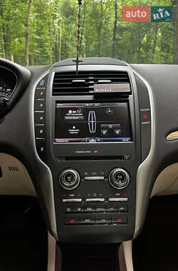 Внедорожник / Кроссовер Lincoln MKC 2014 в 