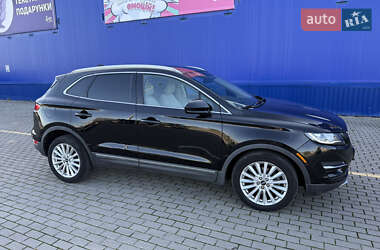 Позашляховик / Кросовер Lincoln MKC 2019 в 