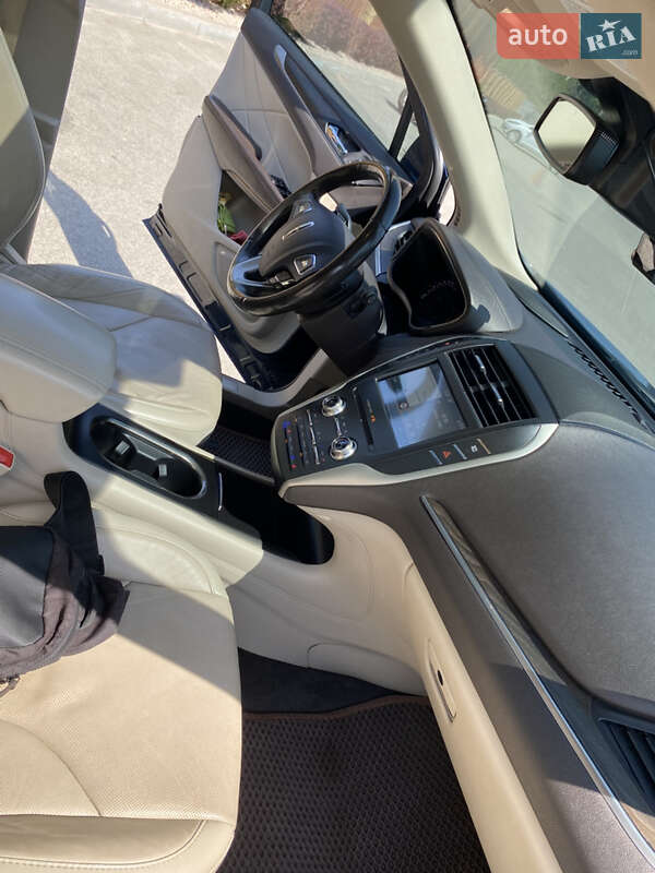 Внедорожник / Кроссовер Lincoln MKC 2017 в Днепре