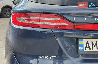 Позашляховик / Кросовер Lincoln MKC 2015 в 