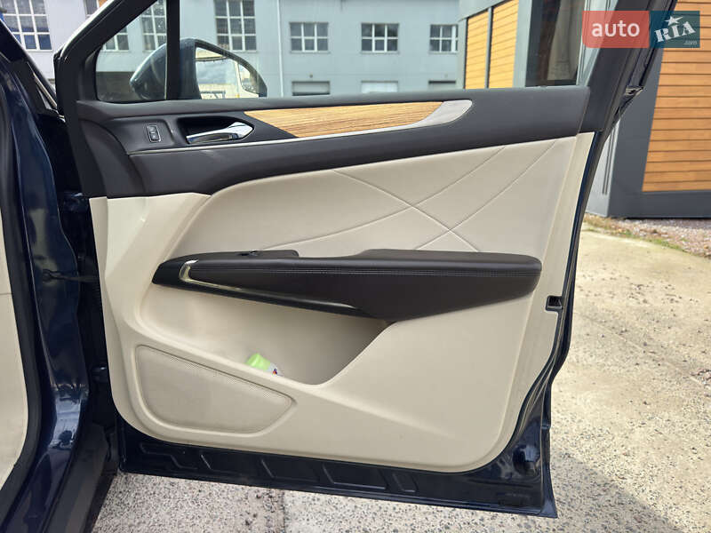 Позашляховик / Кросовер Lincoln MKC 2015 в Житомирі