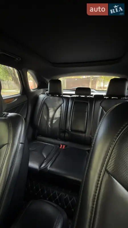 Lincoln MKC 2018 VIN 5LMCJ3D93KUL01810 фото оголошення 9 з 50