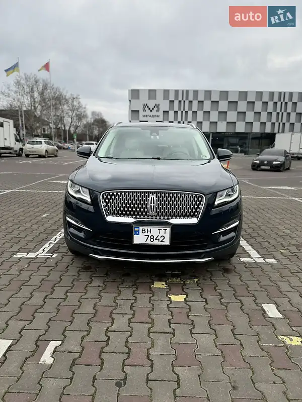 Lincoln MKC 2018 VIN 5LMCJ3D93KUL01810 фото оголошення 18 з 50