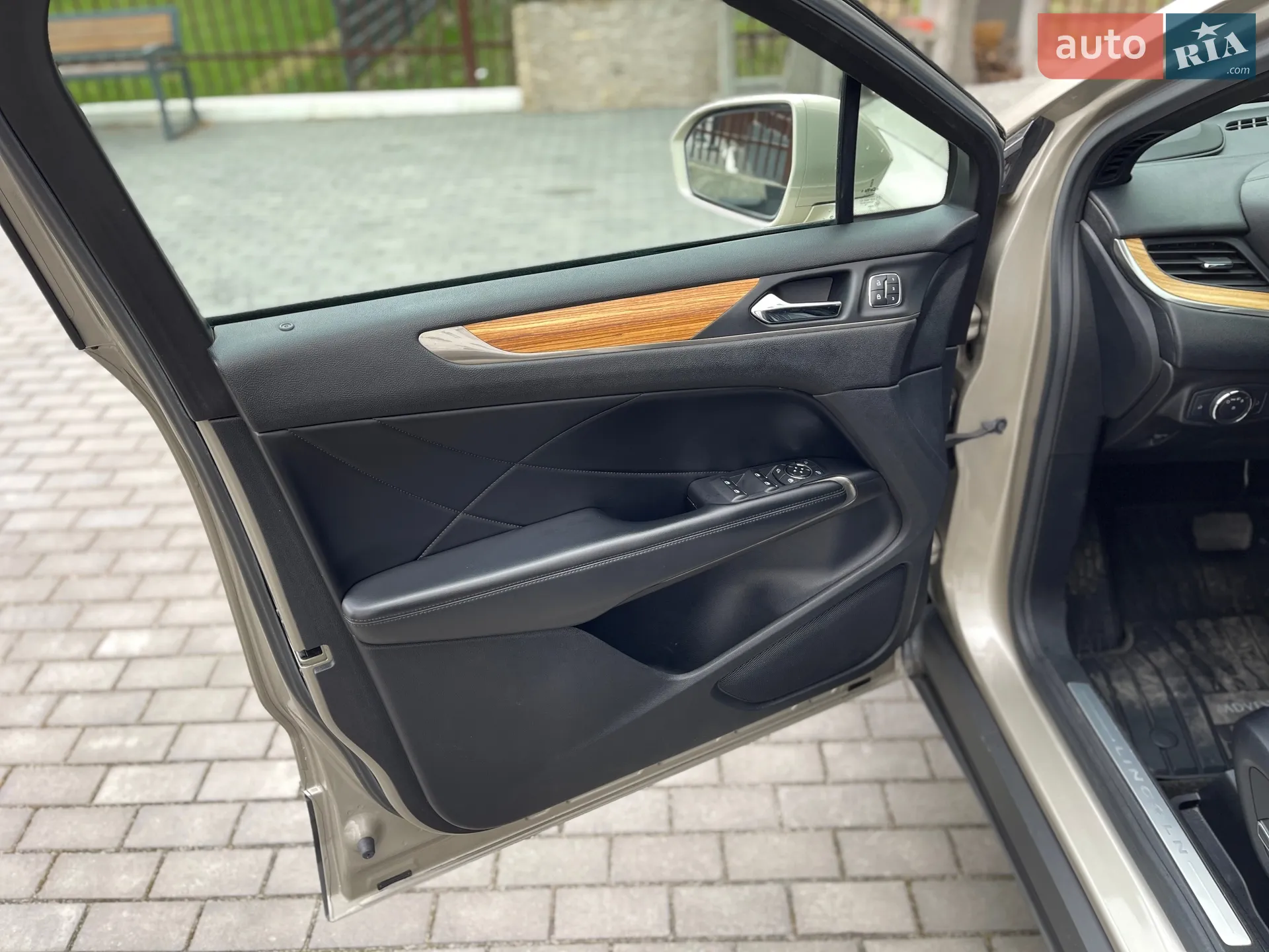 2014 Lincoln MKC - мініатюра 14