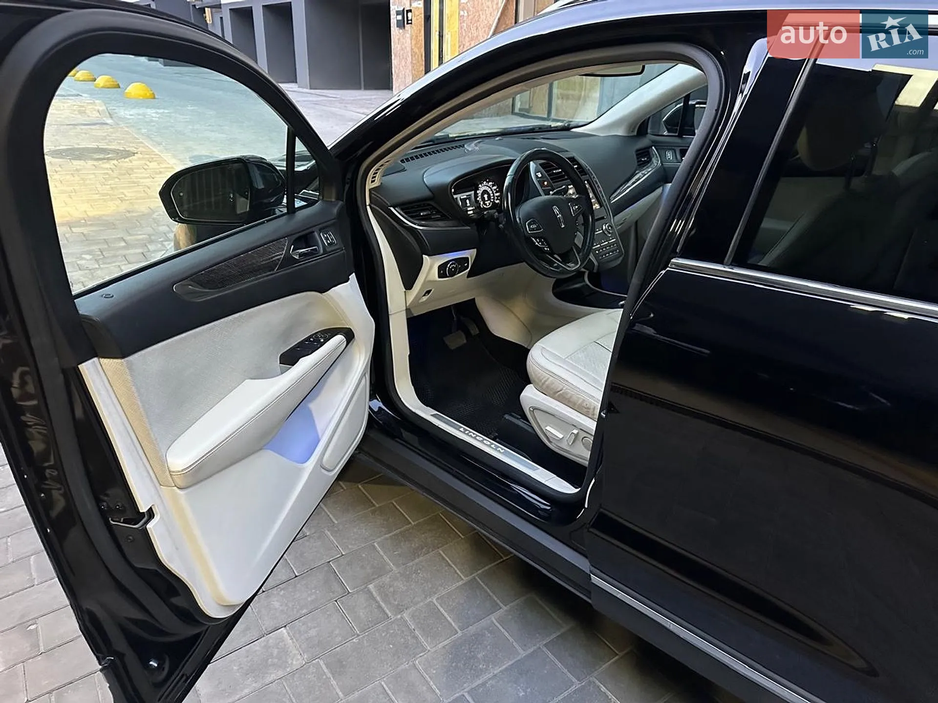 2016 Lincoln MKC - мініатюра 36