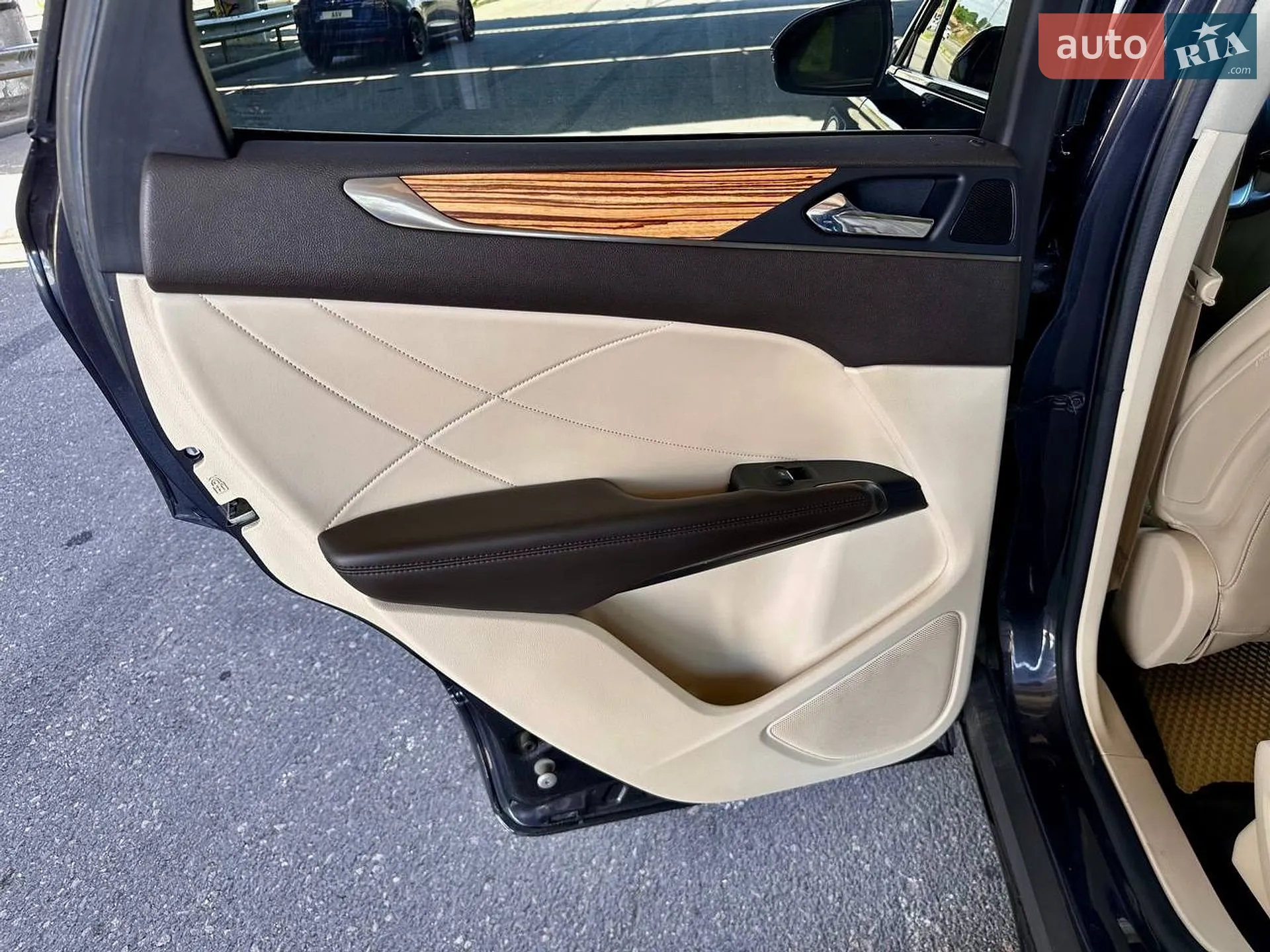 2014 Lincoln MKC - мініатюра 25