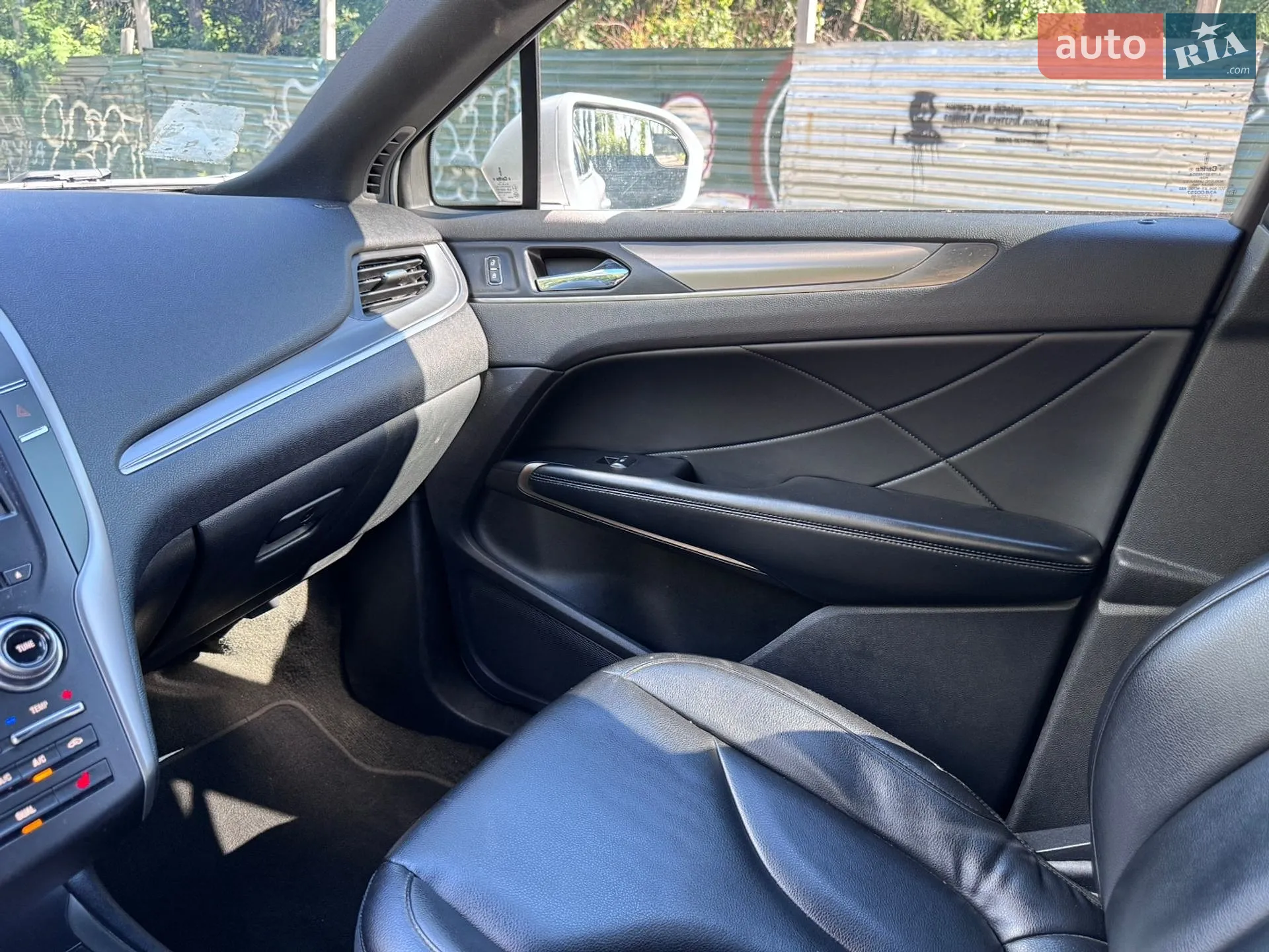 2015 Lincoln MKC - мініатюра 31