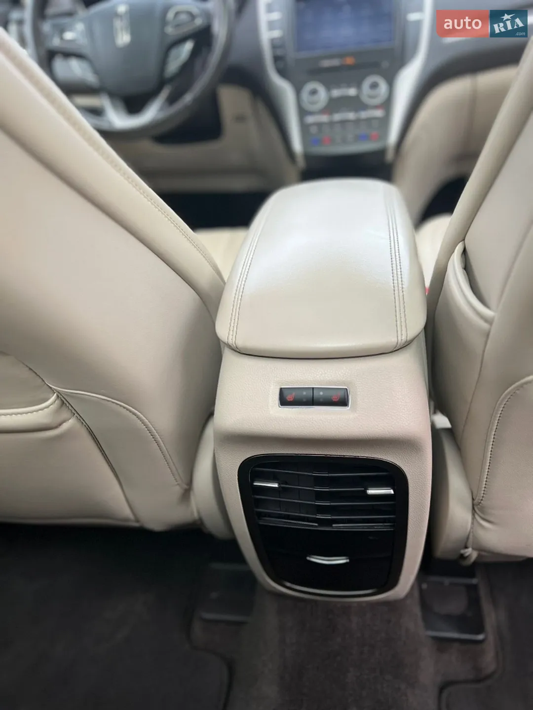 2018 Lincoln MKC - мініатюра 12