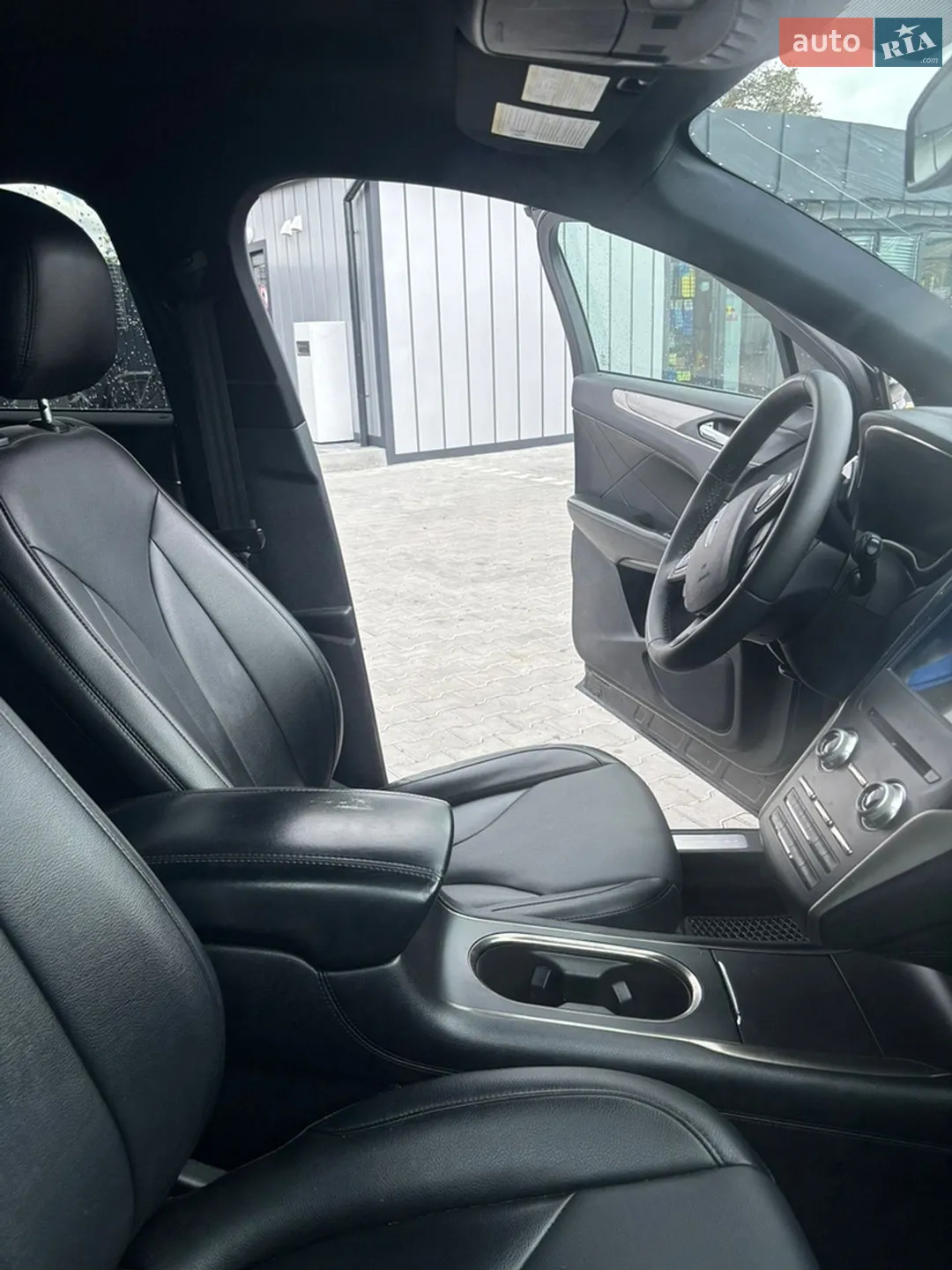 2016 Lincoln MKC - мініатюра 16