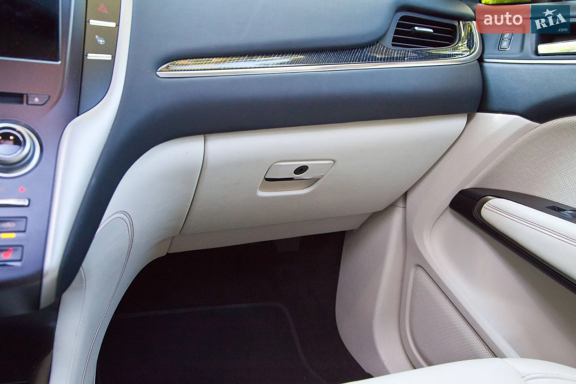 2018 Lincoln MKC - мініатюра 16