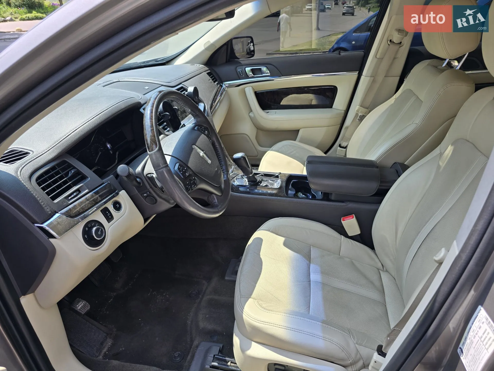 2015 Lincoln MKS - мініатюра 16