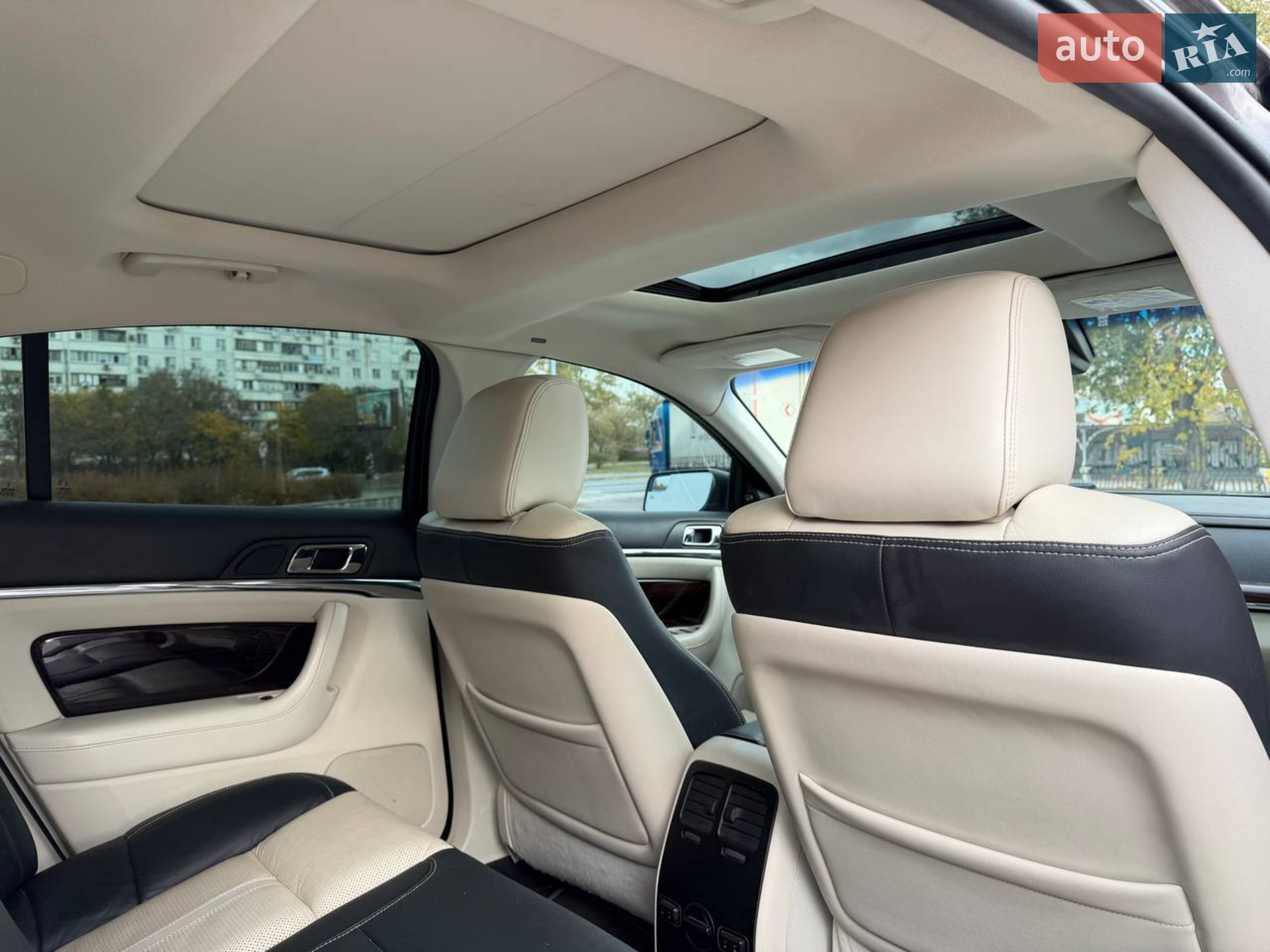 2010 Lincoln MKS - мініатюра 14
