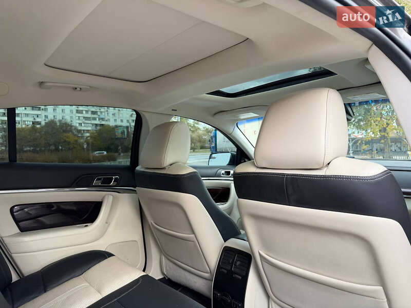 Седан Lincoln MKS 2010 в Запоріжжі