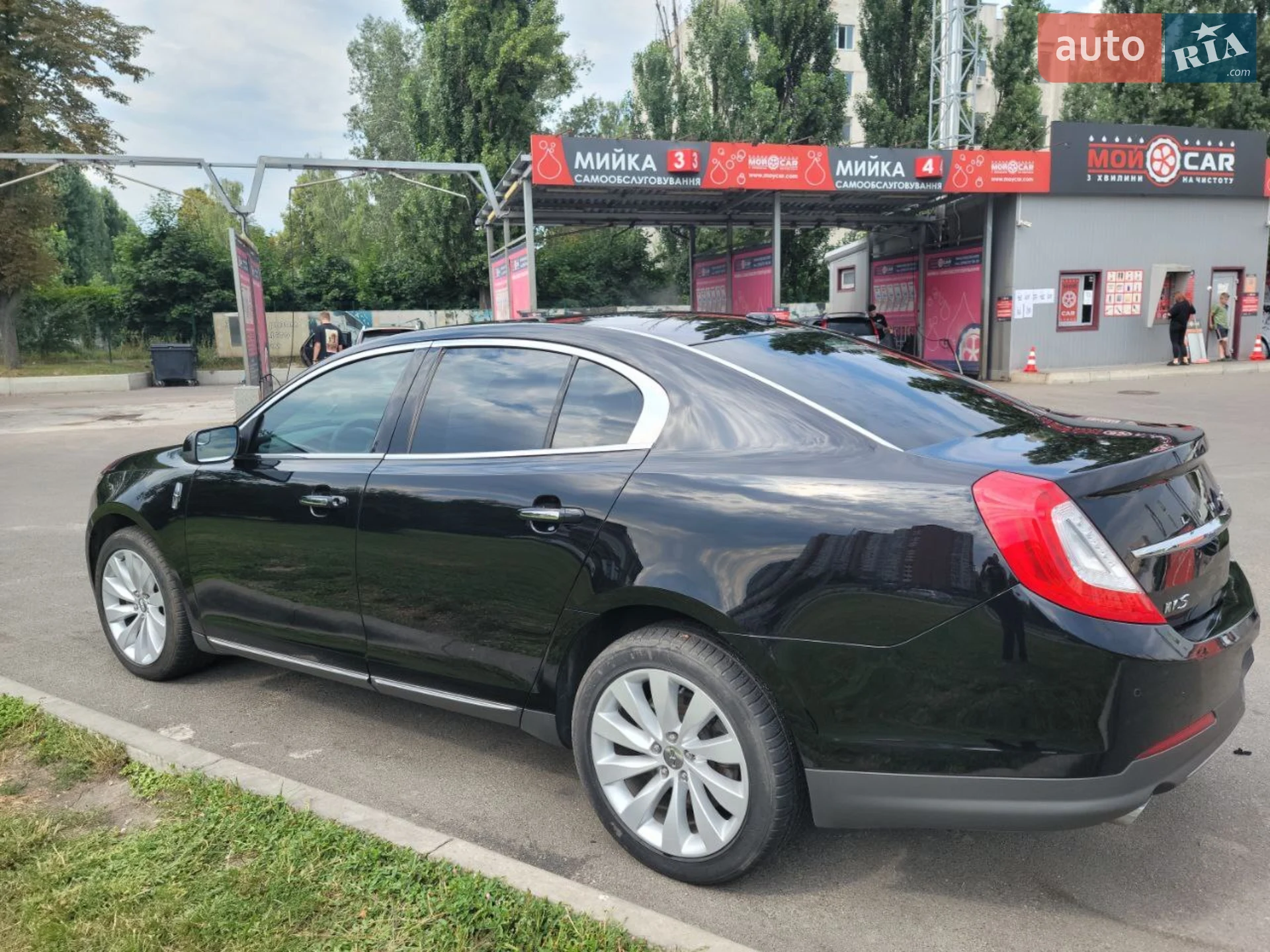 2016 Lincoln MKS - мініатюра 10