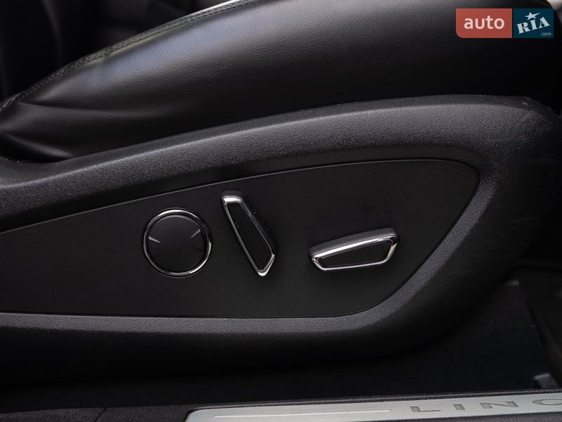 Седан Lincoln MKS 2014 в Дніпрі