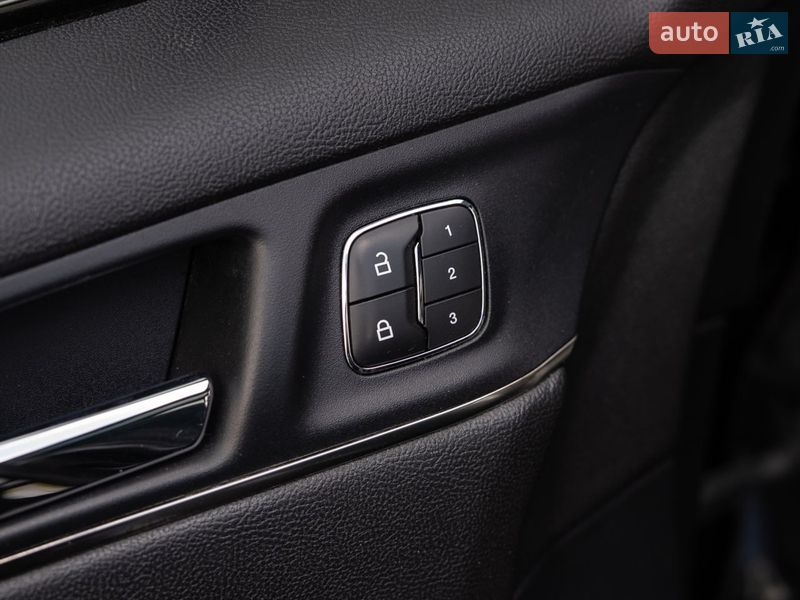 Седан Lincoln MKS 2014 в Дніпрі