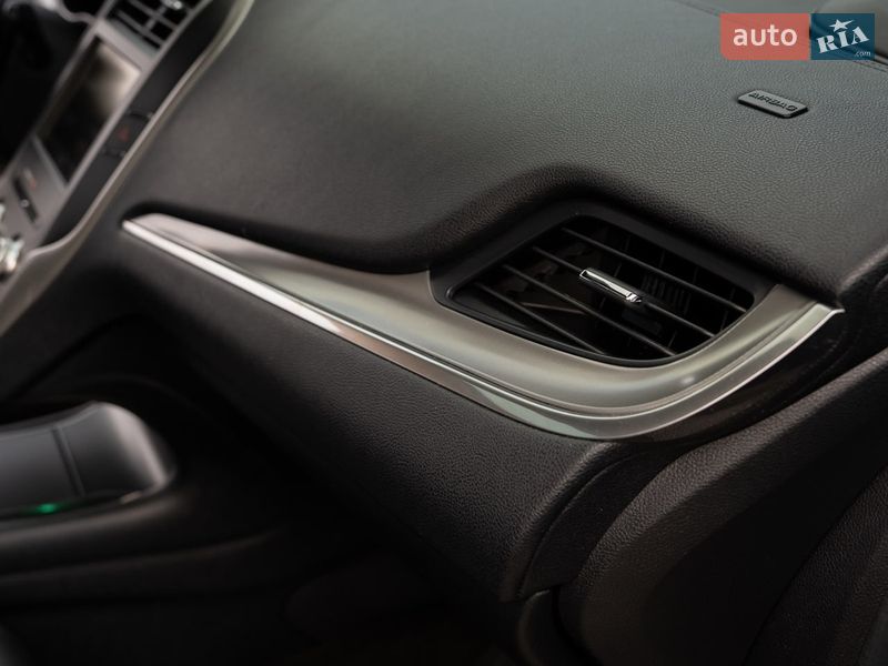 Седан Lincoln MKS 2014 в Дніпрі