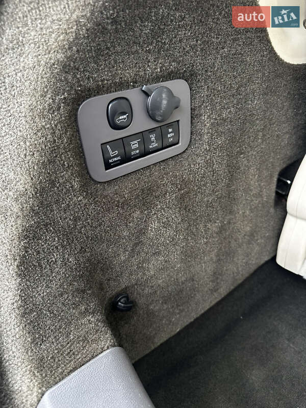 Внедорожник / Кроссовер Lincoln MKT 2019 в Днепре