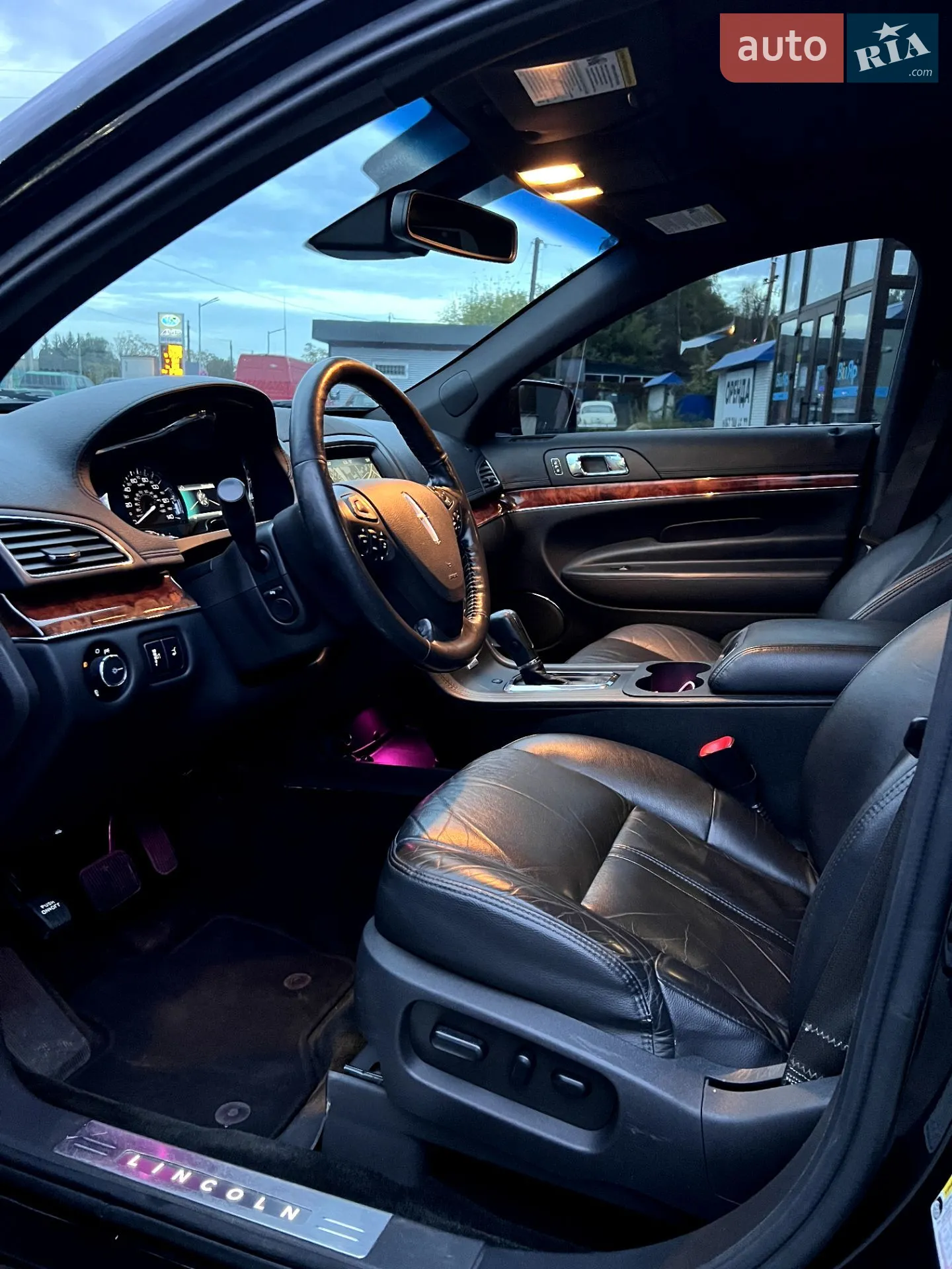 2016 Lincoln MKT - мініатюра 14