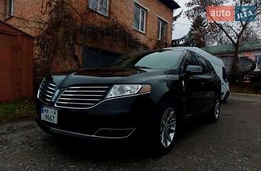 Внедорожник / Кроссовер Lincoln MKT 2017 в 