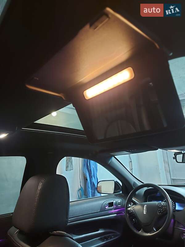 Внедорожник / Кроссовер Lincoln MKT 2017 в Виннице