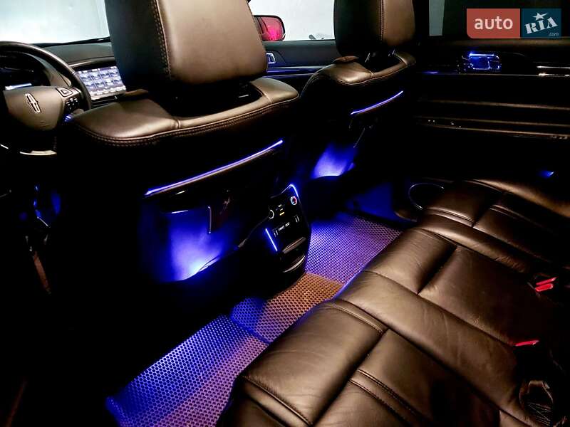 Внедорожник / Кроссовер Lincoln MKT 2017 в Виннице