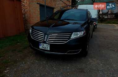 Внедорожник / Кроссовер Lincoln MKT 2017 в 