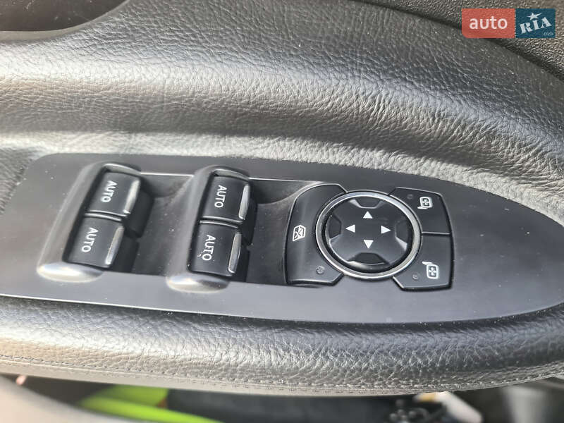 Внедорожник / Кроссовер Lincoln MKT 2012 в Киеве