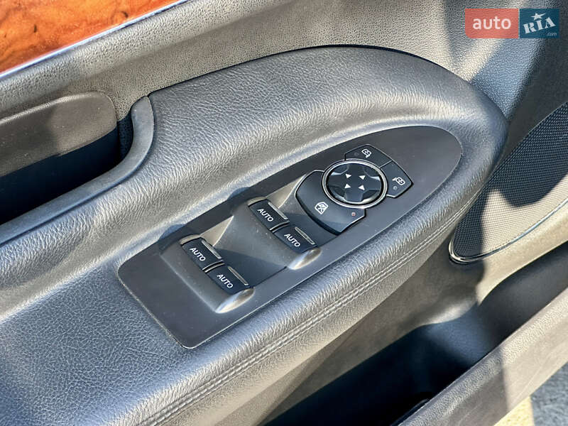 Внедорожник / Кроссовер Lincoln MKT 2016 в Киеве