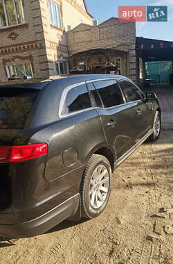 Внедорожник / Кроссовер Lincoln MKT 2015 в 