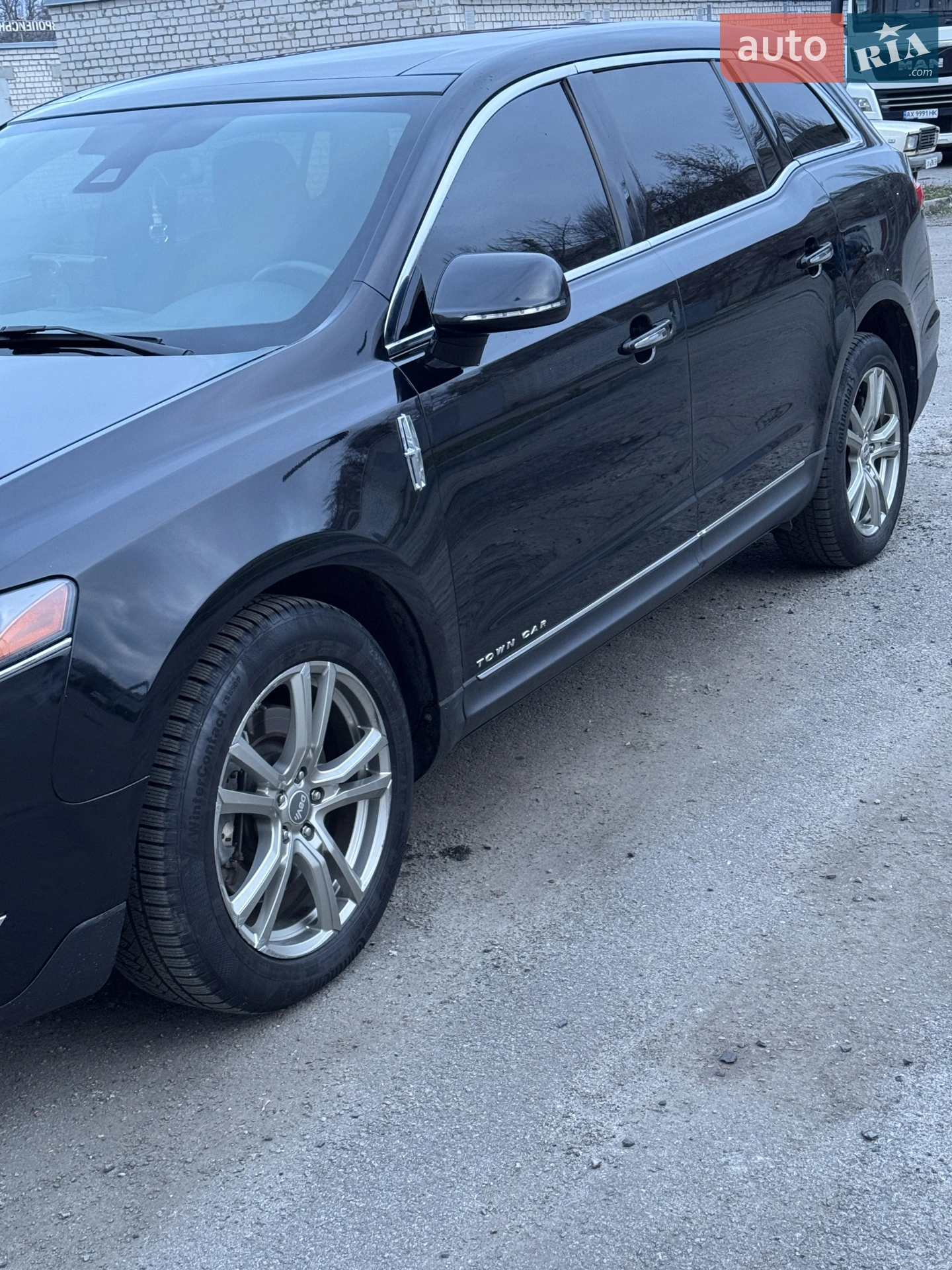 2017 Lincoln MKT - мініатюра 4