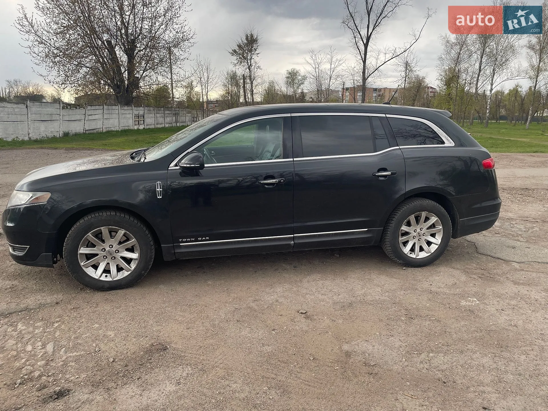 2012 Lincoln MKT - мініатюра 3