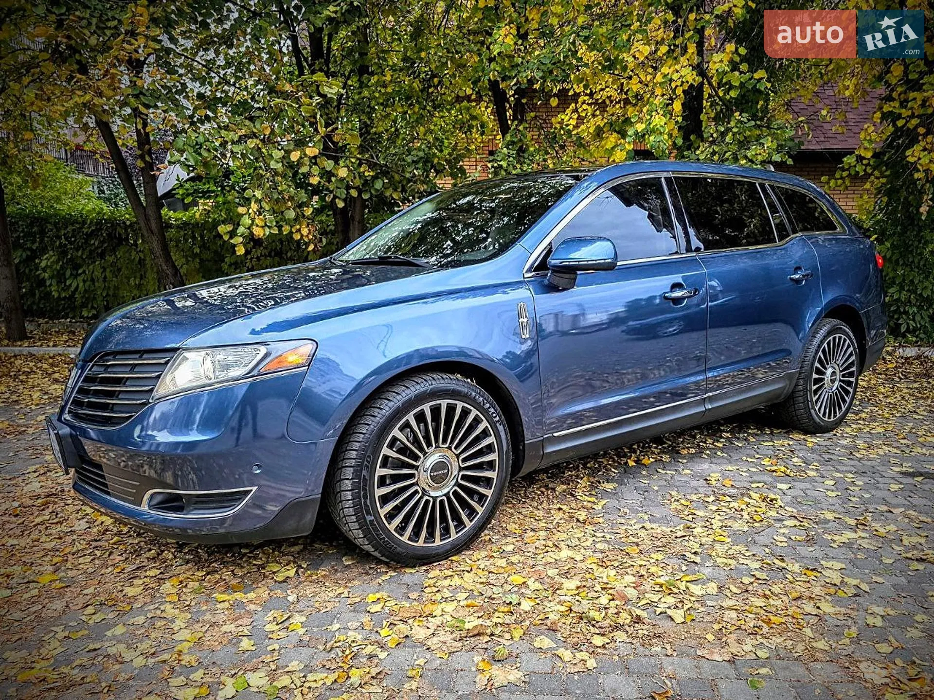 2019 Lincoln MKT - мініатюра 4